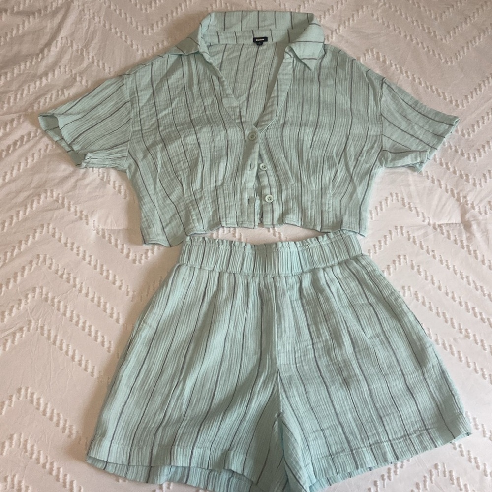 Monrow Mint Green Striped Women's Shorts